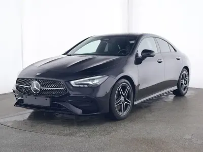 Gebraucht Mercedes CLA200 AMG line 163 PS (119 kW) 2024 Metalliclack kosmosschwarz Coupé