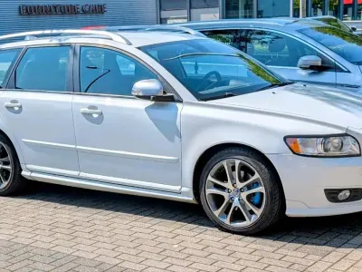 Używany Volvo V50 R-Design 150 KM (110 kW) 2012 Biały Kombi