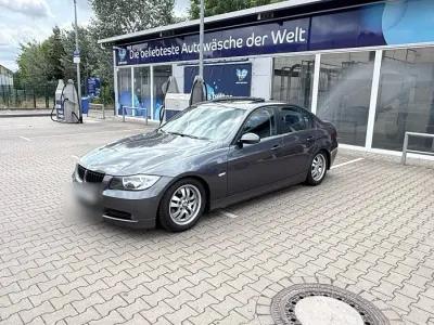 Gebraucht BMW 318 129 PS (94 kW) 2006 Grau Limousine