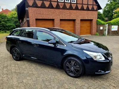 Gebraucht Toyota Avensis Edition 147 PS (108 kW) 2011 Schwarz Kombi