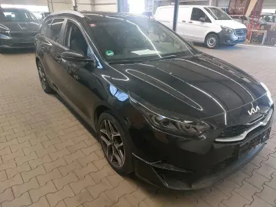 Gebraucht Kia Ceed Sportswagon Platinum 136 PS (100 kW) 2023 Schwarz Kombi