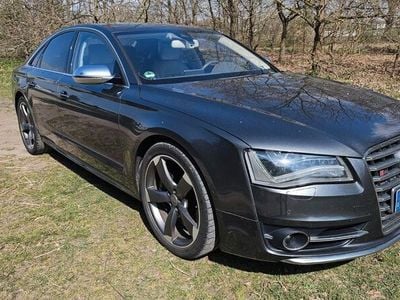 Audi S8
