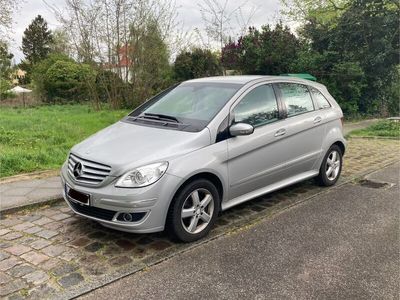 gebraucht Mercedes B200 Automatik/Xenon/PDC/Tempomat/Klima/Alu