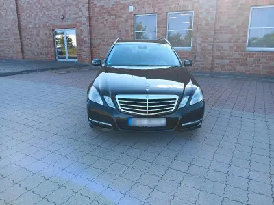 Gebraucht Mercedes E250 204 PS (150 kW) 2011 Schwarz Kombi