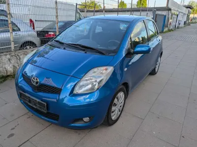 Gebraucht Toyota Yaris Life 101 PS (74 kW) 2010 Electric blue met. Kleinwagen
