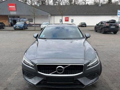Gebraucht Volvo V60 Momentum 150 PS (110 kW) 2018 Grau Kombi