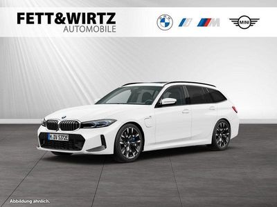 Gebraucht BMW 330e M Sport 292 PS (214 kW) 2024 Alpinweiss Kombi