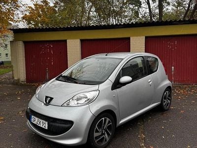 Gebraucht Peugeot 107 68 PS (50 kW) 2007 Silber Kleinwagen