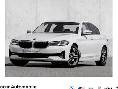 Gebraucht BMW 530 Sport Line 286 PS (210 kW) 2023 Weiß Limousine