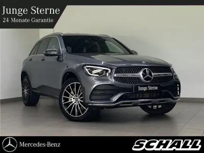 Używany Mercedes GLC300e AMG 194 KM (142 kW) 2021 Szary SUV