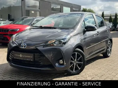 Gebraucht Toyota Yaris Hybrid Team 75 PS (55 kW) 2018 Magnetic grey Kleinwagen