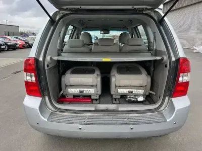 Gebraucht Kia Carnival EX 234 PS (172 kW) 2009 Silber Van / Kleinbus