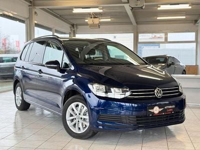Blau Gebraucht 2016 VW Touran Comfortline Van / Kleinbus | 15.490 € (Teuer)