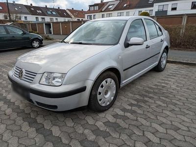 Usata VW Bora 75 CV (55 kW) 2001 Argento Berlina