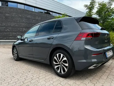 Gebraucht VW Golf VIII Active 150 PS (110 kW) 2022 Grau Limousine