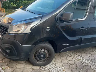Gebraucht Renault Trafic 140 PS (102 kW) 2016 Schwarz Van / Kleinbus