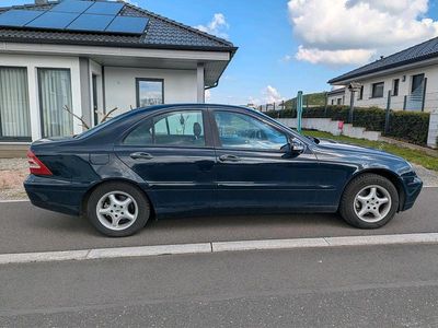 Gebraucht Mercedes C180 148 PS (108 kW) 2004 Blau Limousine