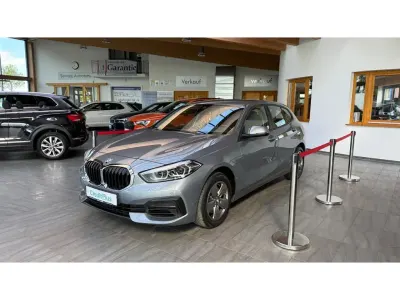 Gebraucht BMW 116 109 PS (80 kW) 2024 Grau (metallic) Kleinwagen