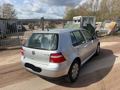 Usata VW Golf IV 110 CV (80 kW) 2003 Argento Berlina