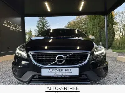 Usata Volvo V40 R-Design 190 CV (139 kW) 2018 Nero Berlina