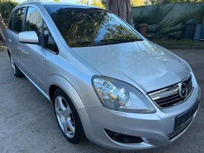 Gebraucht Opel Zafira 110 PS (80 kW) 2010 Silber Van / Kleinbus