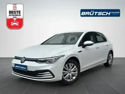 Gebraucht VW Golf VIII R-line 131 PS (96 kW) 2020 Oryxwhite perlmutteffekt Limousine