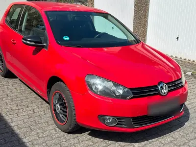 Gebraucht VW Golf VI Style 105 PS (77 kW) 2011 Rot Kleinwagen