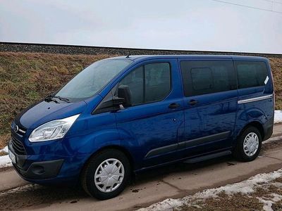 Blau Gebraucht 2016 Ford Tourneo Van / Kleinbus | 12.750 €