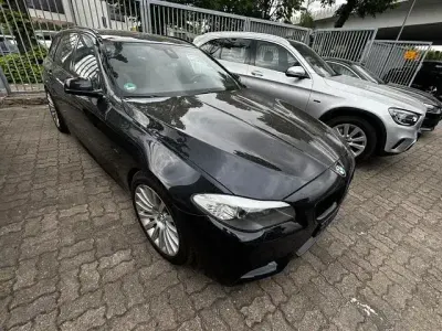 Gebraucht BMW 525 M Sport 218 PS (160 kW) 2013 Carbonschwarz Kombi