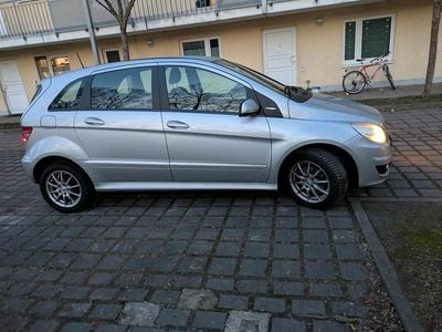 Gebraucht Mercedes B170 116 PS (85 kW) 2009 Silber Van / Kleinbus