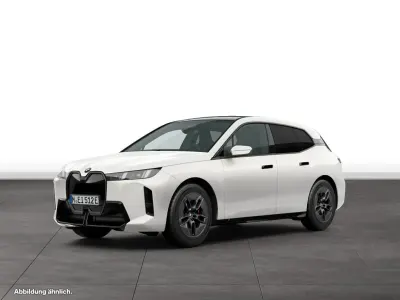 Gebraucht BMW iX 400 kW (544 PS) 2025 Mineralweiß metallic SUV
