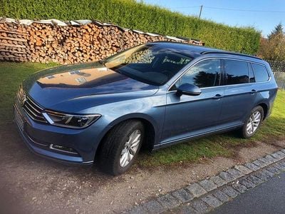 Gebraucht VW Passat Comfortline 150 PS (110 kW) 2016 Blau Kombi
