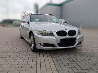 Gebraucht BMW 320 184 PS (135 kW) 2012 Grau Kombi