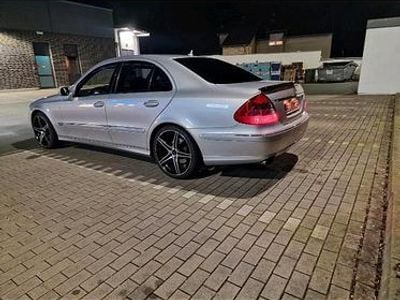Usata Mercedes E320 Avantgarde 224 CV (164 kW) 2008 Argento Berlina