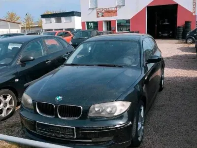 Gebraucht BMW 116 122 PS (89 kW) 2008 Schwarz Kleinwagen