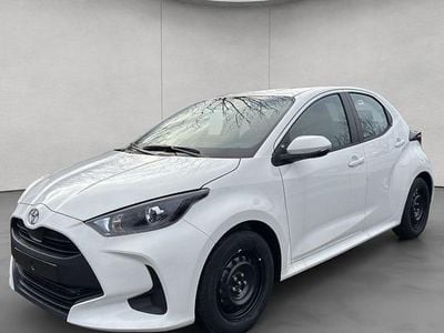 Neu Toyota Yaris Hybrid Comfort 116 PS (85 kW) 2025 Weiß Limousine