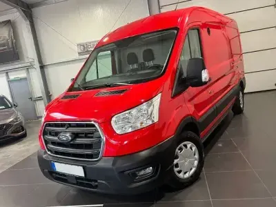 Gebraucht Ford Transit 105 PS (77 kW) 2021 Race red Van