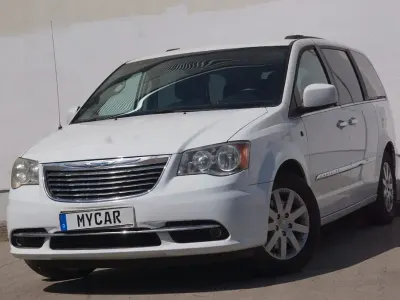 Gebraucht Chrysler Town & Country 287 PS (211 kW) 2016 Weiß Van / Kleinbus