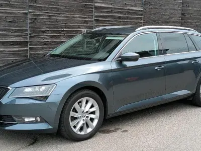 Gebraucht Skoda Superb Style 190 PS (139 kW) 2016 Grau Kombi