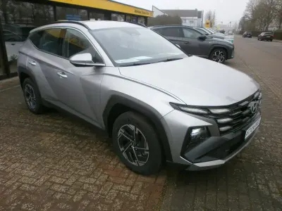 Gebraucht Hyundai Tucson 160 PS (117 kW) 2024 Shimmering silver/verschieden SUV