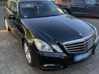Second-hand Mercedes E200 Avantgarde 136 CP (100 kW) 2010 Negru Break