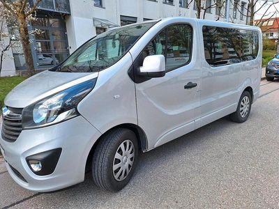Gebraucht Opel Vivaro 145 PS (106 kW) 2018 Silber Van / Kleinbus