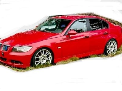 Rot Gebraucht 2005 BMW 320 Limousine | 3.400 € (Guter Preis)