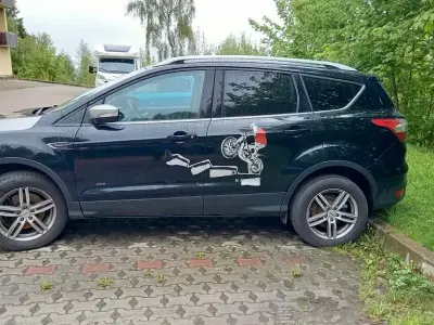 Usado Ford Kuga Cool & Connect 150 HP (110 kW) 2017 Preto SUV