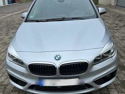 BMW 225