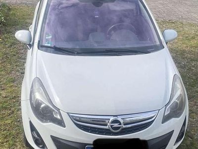 Usata Opel Corsa Edition 101 CV (74 kW) 2011 Bianco Berlina