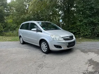 Gebraucht Opel Zafira Cosmo 150 PS (110 kW) 2008 Silber Van / Kleinbus