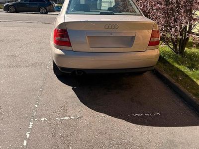 Gebraucht Audi A4 125 PS (91 kW) 1999 Gold Limousine