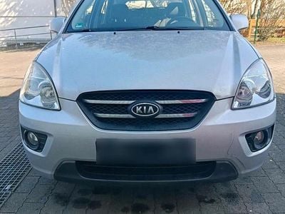 Gebraucht Kia Carens 140 PS (102 kW) 2009 Silber Van / Kleinbus