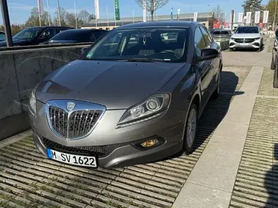 Gebraucht Lancia Delta 165 PS (121 kW) 2010 Grau Kleinwagen